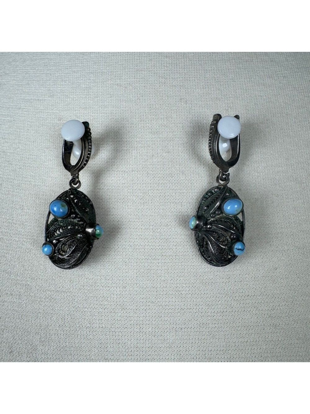 Elegant Silver and turquoise Earrings